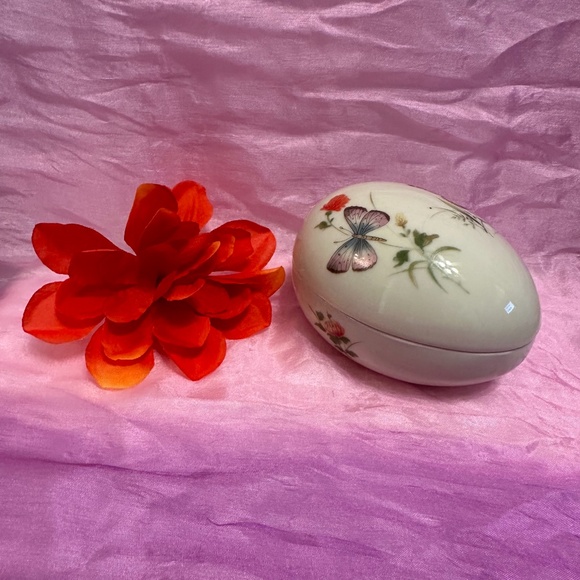 Takahashi Hand Decorated Floral and Butterfly Egg Shaped Trinket Dish - Picture 1 of 11